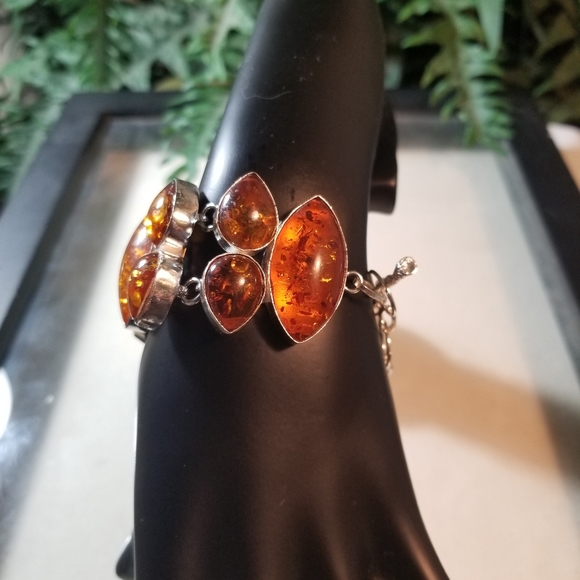 SPECTACULAR BRACELET NWOT - Picture 5 of 13